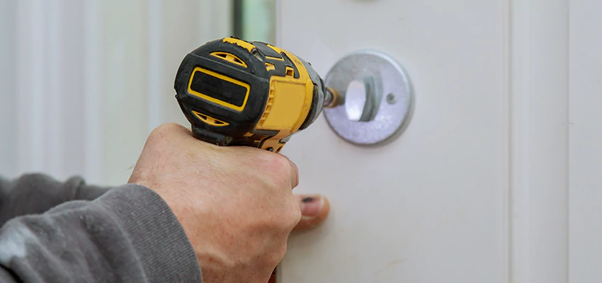 Street Locksmith For Smart Lock Repair in Pinellas Park, FL