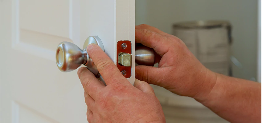 AAA Locksmiths For lock Replacement in Pinellas Park, Florida